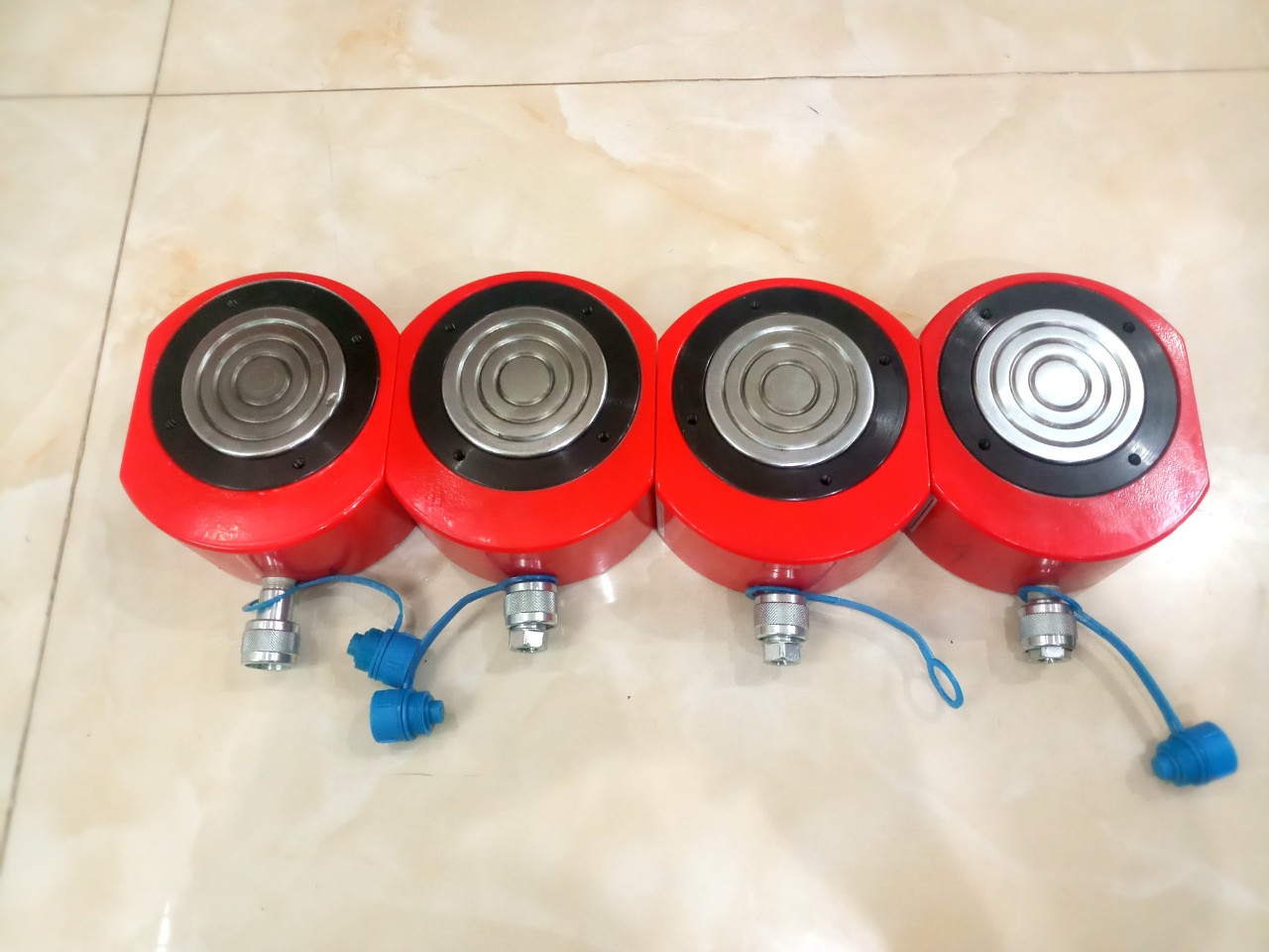 Kích thủy lực 100 tấn 16 mm