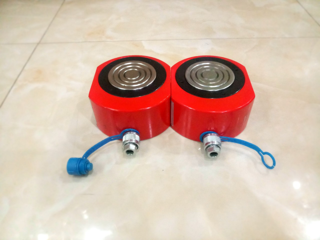 Kích thủy lực 150 tấn 16 mm