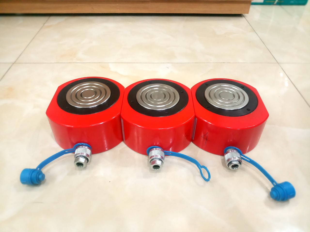 Kích thủy lực 150 tấn 16 mm